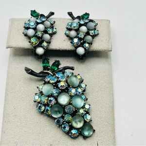 ART Arthur Pepper Vintage Grapes Brooch Clip Earrings Set